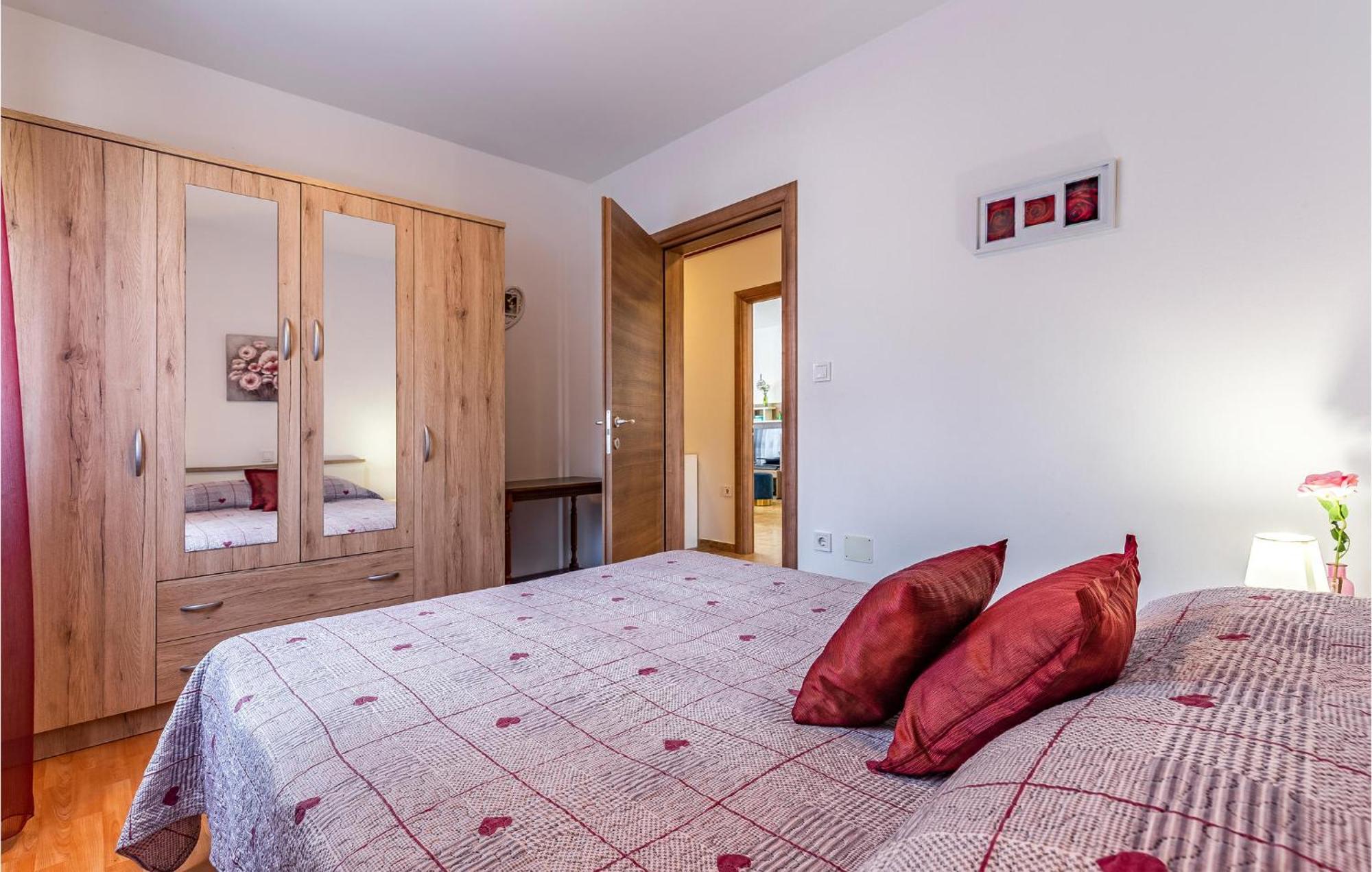 Awesome Apartment In Pula With Wifi Exterior foto